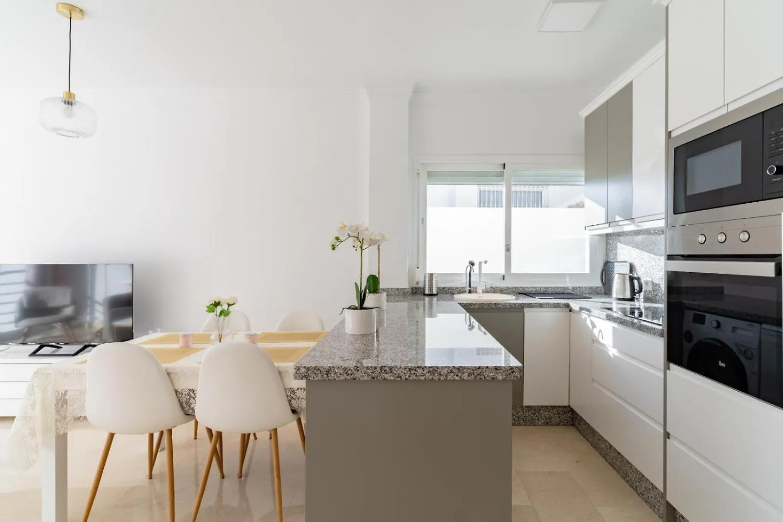 Mona Lisa Apartment Sitio de Calahonda 0*,
